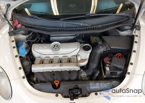 2006 Volkswagen New Beetle 2.5 from USA, damaged, VIN 3VWRF31YX6M323132